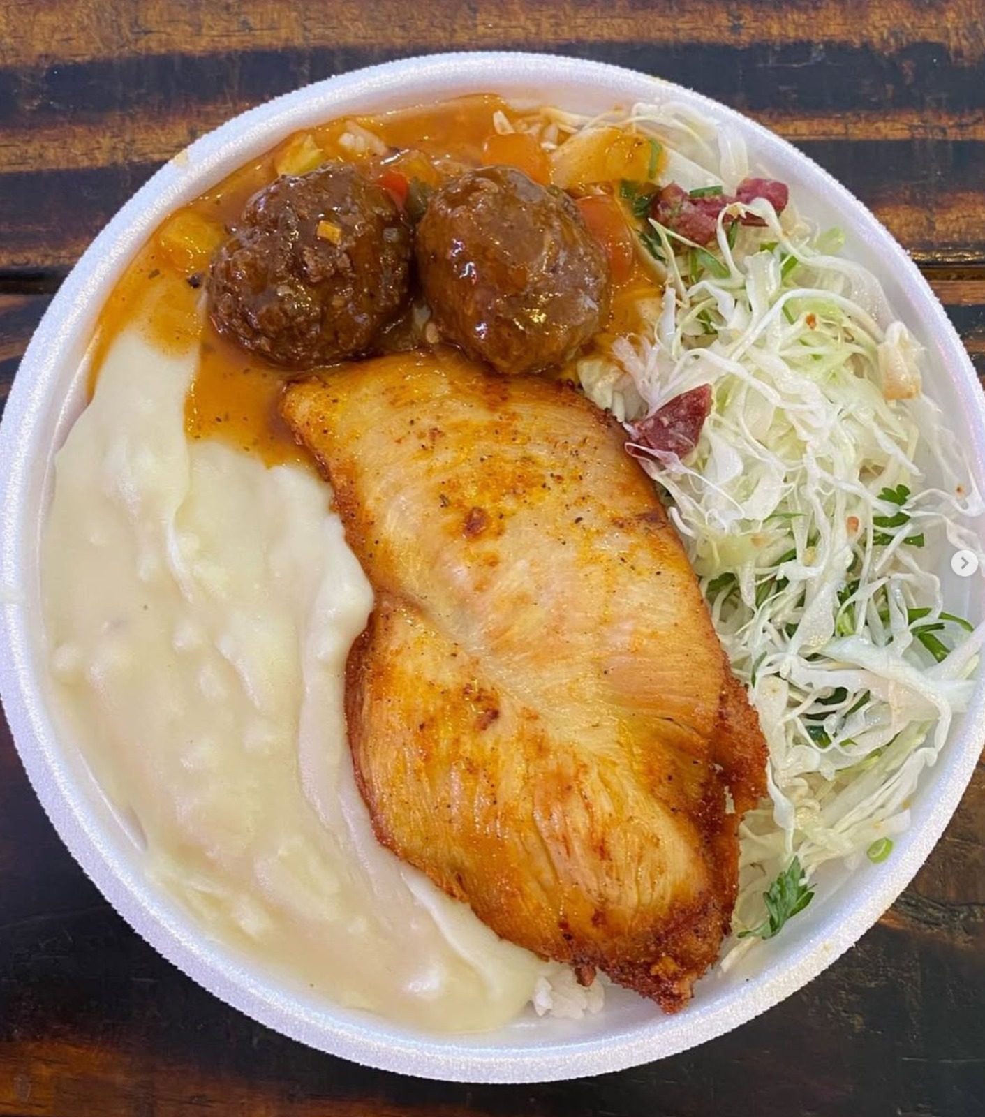 Marmita G, com franfo grelhado